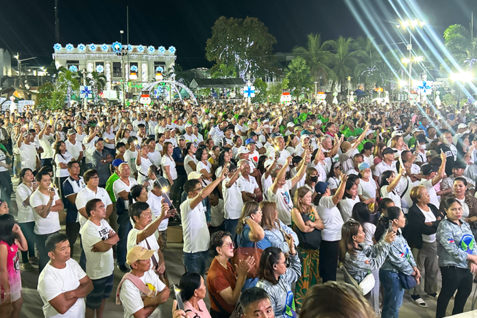 Thousands attend rally to support Rep. Rivera.