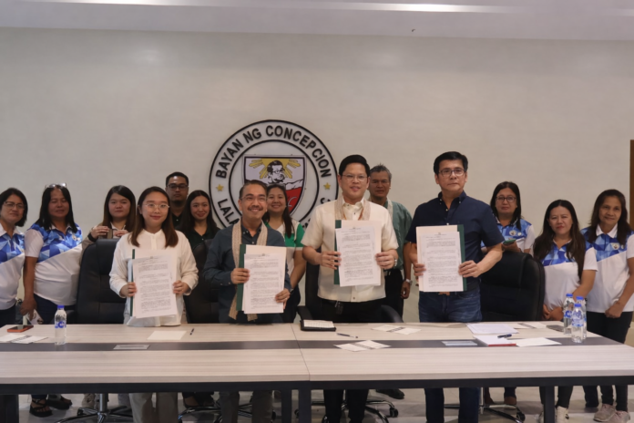 Mayor Noel Villanueva and TSU President Dr. Jasper Jay N. Mendoza lead the MOA signing for Project START+, strengthening child development workers in Concepcion. (Photo: Center for Community and Local Governance Studies and Policy Development/FB)