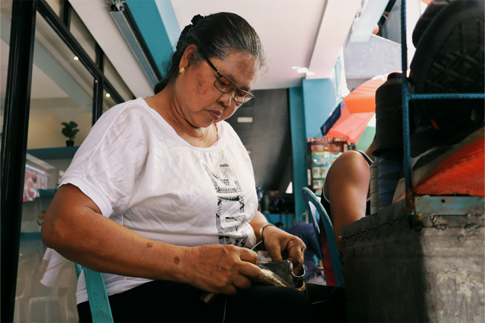 “Libangan ko na lang ito, kesa na sa bahay ka nagsusugal,” Maglaque said.