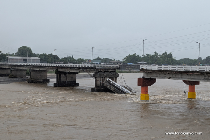 A span of the 300-meter Ninoy Aquino Bridge collapsed just before mignight August 28, 2026.